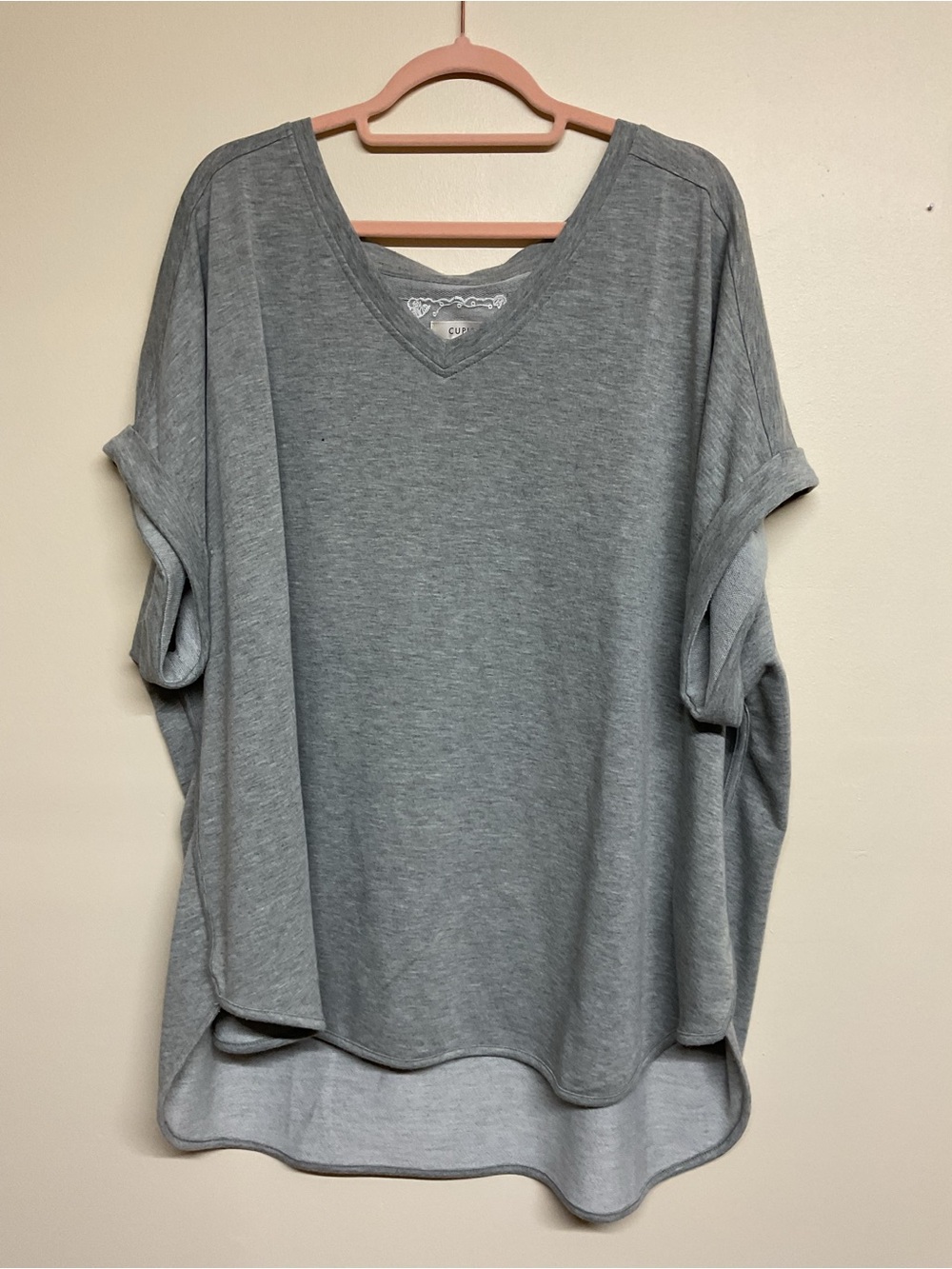 Cupio Gray V-Neck Short Sleeve Tee